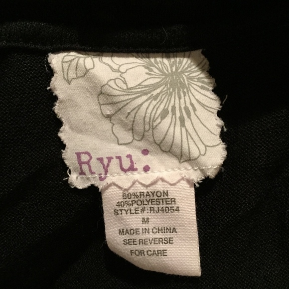 RYU | Black tie waist cardigan w/pockets - Picture 4 of 5